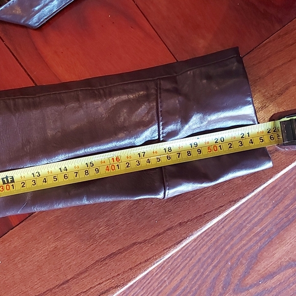 SOLD SOLD SOLD Leather trench with fur collar. Jonathan Christopher size 12 - Picture 16 of 16